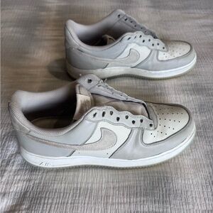 Nike Air size 10 Gray Sneakers